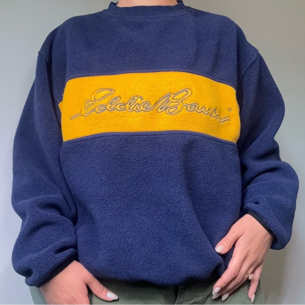 Eddie Bauer crewneck medium